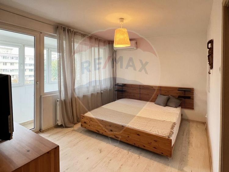 Vanzare apartament spatios,  3 camere - Metrou 1Mai - 11