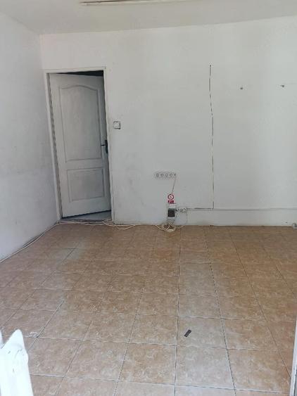 Inchiriez spatiu comercial locatie de top vad foarte bun Strada Crisan intersectie Mihai Viteazu - 5