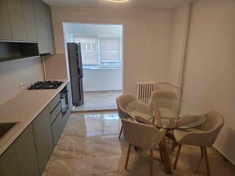 Apartament 3 camere, decomandat, bloca SCALA, AN 1979 - 5