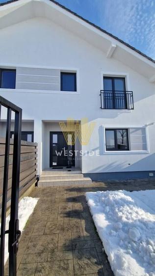 Apartament cu 4 camere decomandat în Remetea Mare
