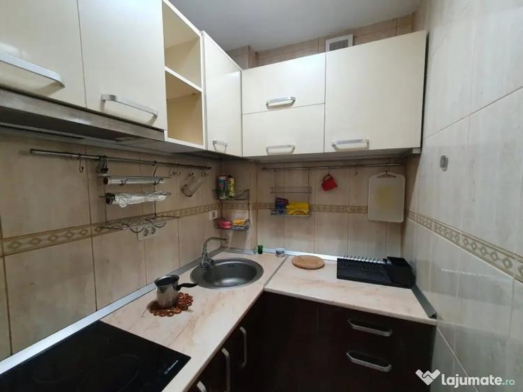 Apartament cu 2 camere semidecomandat în Universitate