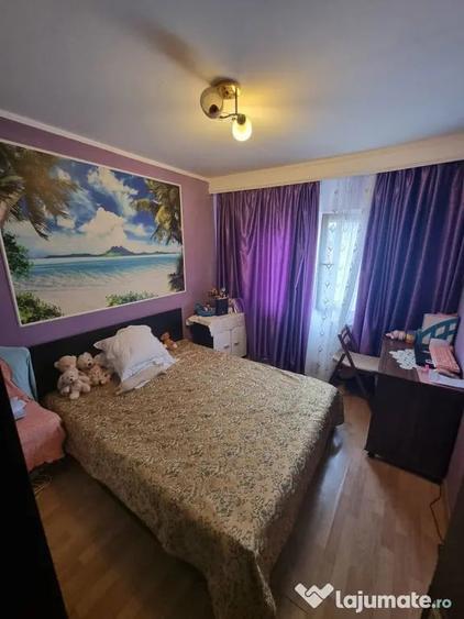 Apartament cu 4 camere decomandat în Dacia
