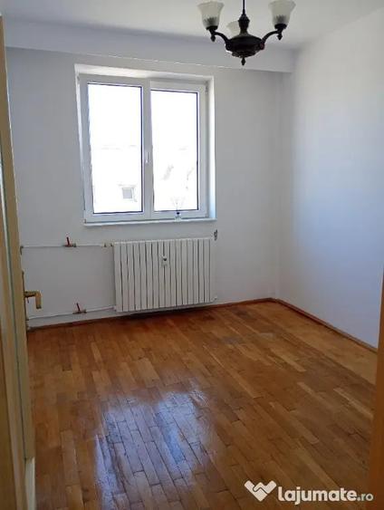 Apartament cu 4 camere decomandat în Ultracentral