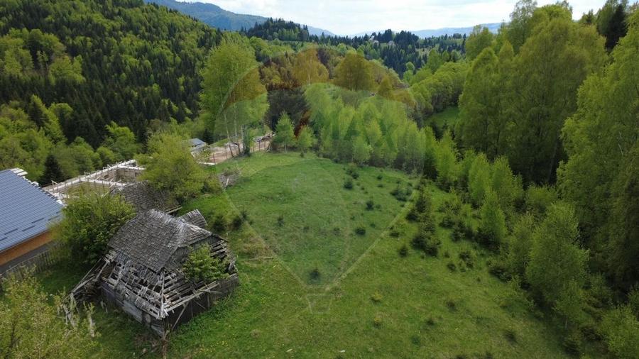 Teren agricol extravilan de 38704 mp, în Șirnea