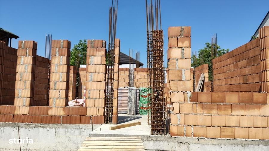 Casă cu 4 camere în Dudu