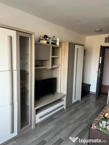 Garsonieră semidecomandată în Central