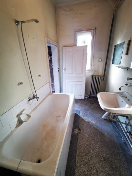 Casă cu 3 camere cu Canalizare în Elisabetin