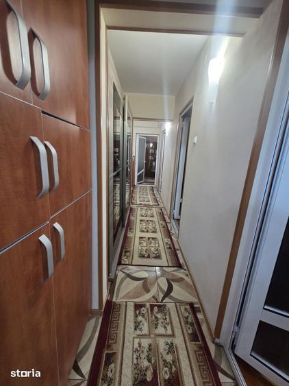 Apartament cu 3 camere decomandat în Plantelor