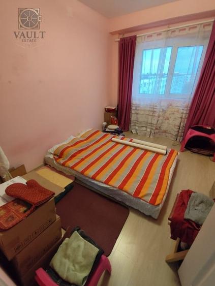 Apartament cu 4 camere semidecomandat, mobilat în Rahova