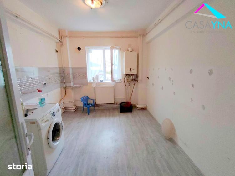 Apartament cu 3 camere decomandat în Republicii