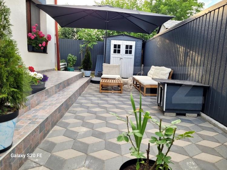 Casa moderna, singur in curte, lux, 4 camere, garaj, luminoasa - 1