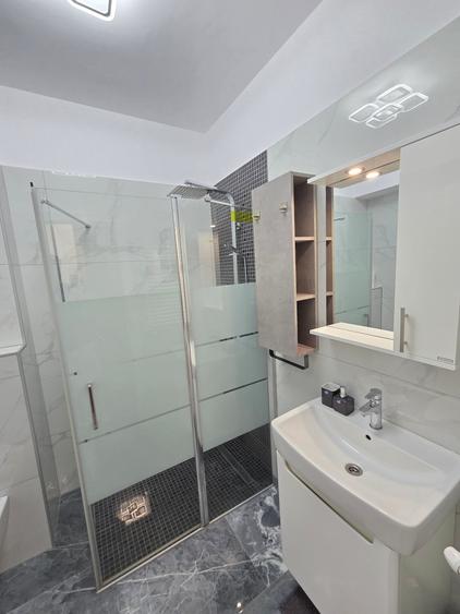 Apartament cu 2 camere semidecomandat în 13 Septembrie