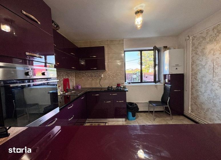 Casă cu 6 camere cu Teren 350 Mp în Cug
