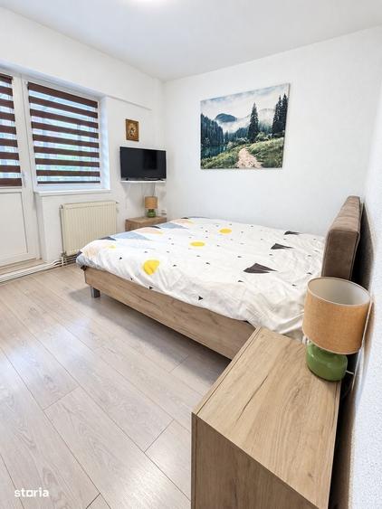 Apartament cu 3 camere semidecomandat în Turnișor