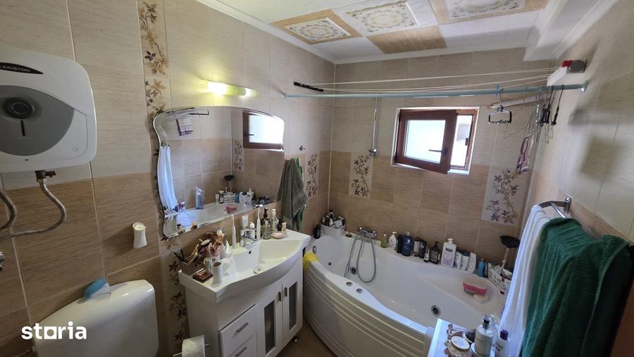 Apartament cu 3 camere decomandat în Tomis III