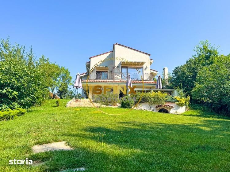 Casă cu 6 camere cu Teren 1077 Mp în Periș