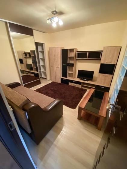 Apartament cu 3 camere decomandat, mobilat în Iris