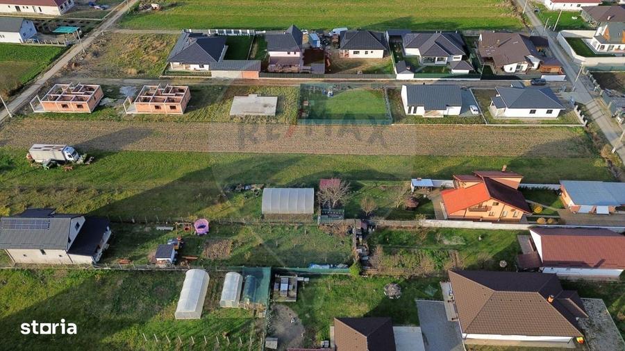 Casă cu 4 camere cu Teren 500 Mp în Recea