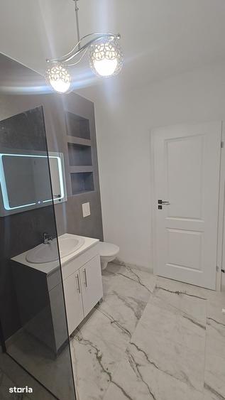 Casă cu 5 camere cu Teren 410 Mp în Brănești