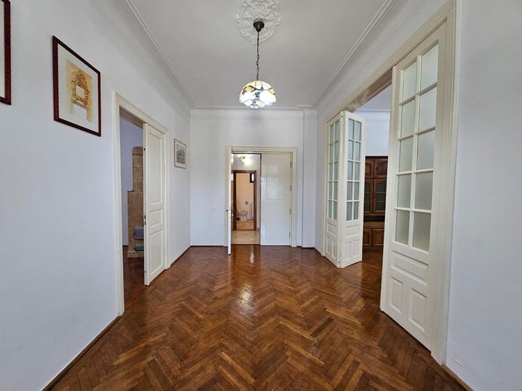 Casă individuală cu 4 camere cu Teren 400 Mp în Gara