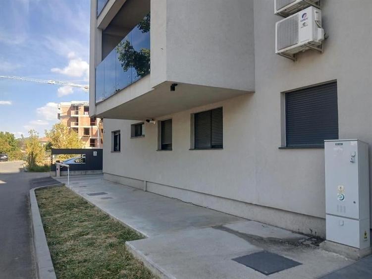 Apartament cu 2 camere decomandat în 1 Mai
