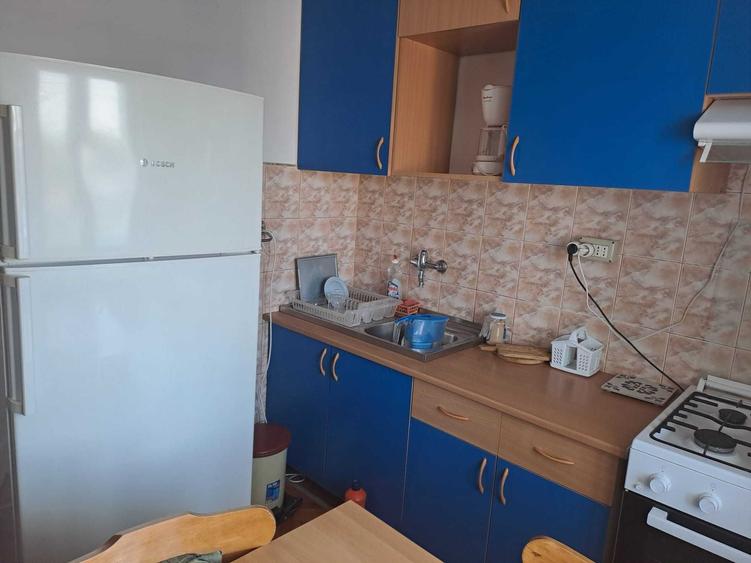 Apartament cu 2 camere decomandat în Intim