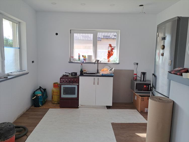 CASA NOUA PE UN NIVEL CU 4 CAMERE DOUA  BAI,LIVING, BUCATARIE  19 ARI TEREN - 2