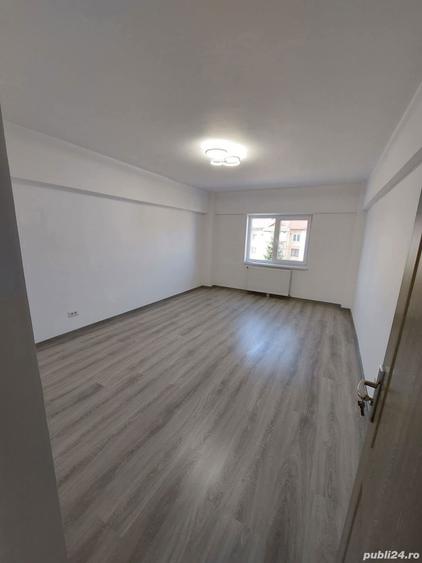 De vanzare apartament ultracentral 2 camere decomamdat - 2