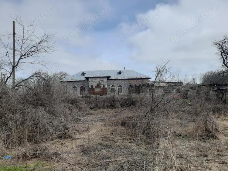 vand casa in comuna Poienari Burchi,judetul Prahova - 2