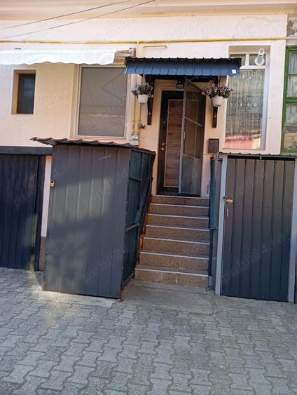 Proprietar vand locuin?a la curte comuna. - 10