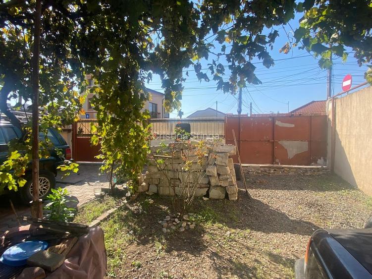 Teren cu casa renovabila/ demolabila in zona  Trocadero