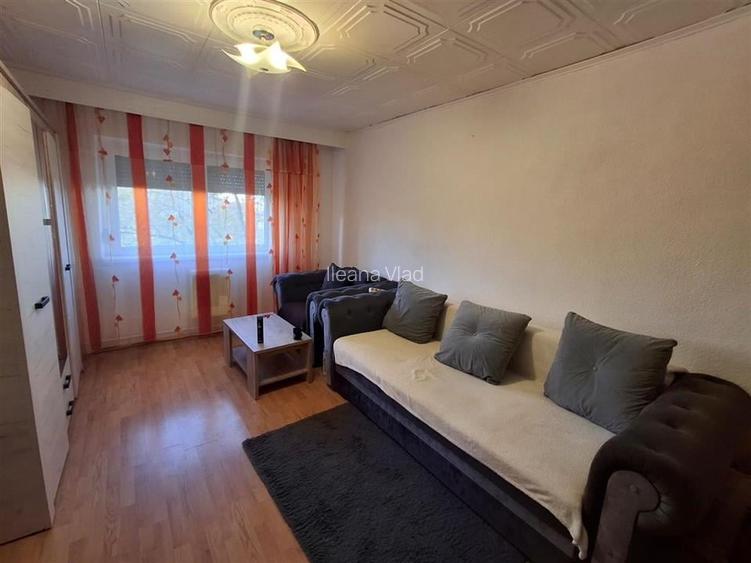 Garsoniera zona Garii