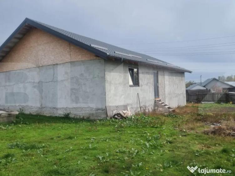 CASA LA ROSU CU TEREN - 8