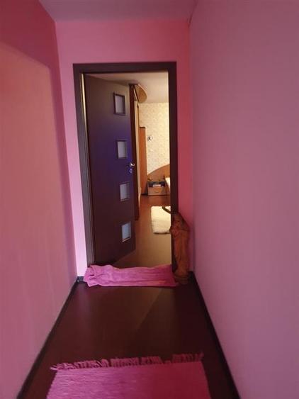 Vila 8 Camere si Curte  Spatiu Ideal pentru Familie Mare sau Investitie - 13