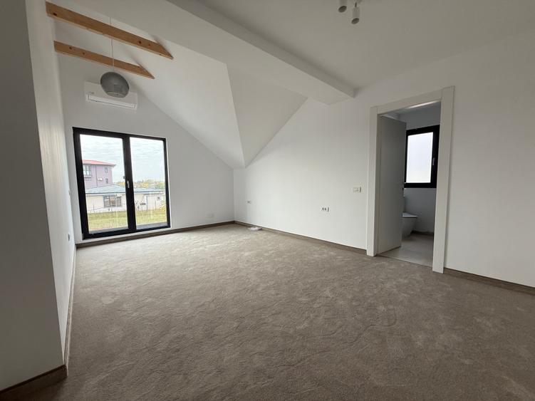 Vilă contemporană , finalizată în 2024, situată pe o stradă privată. - 14