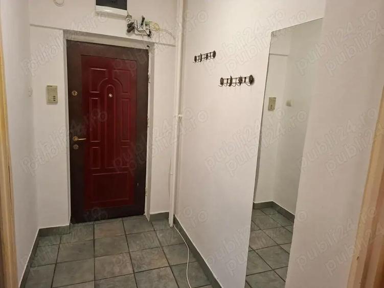 Decent si pret bun 2 cam zona Podgoria mobilat si utilat ocupabil imediat str. Traian Mosoiu - 1