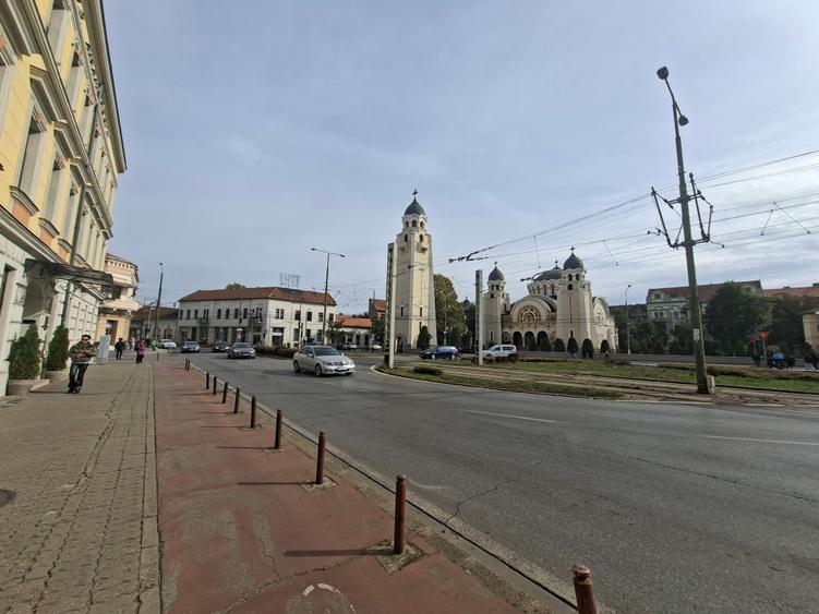 Piata Sinaia, Spatiu pentru diverse activitati - 5