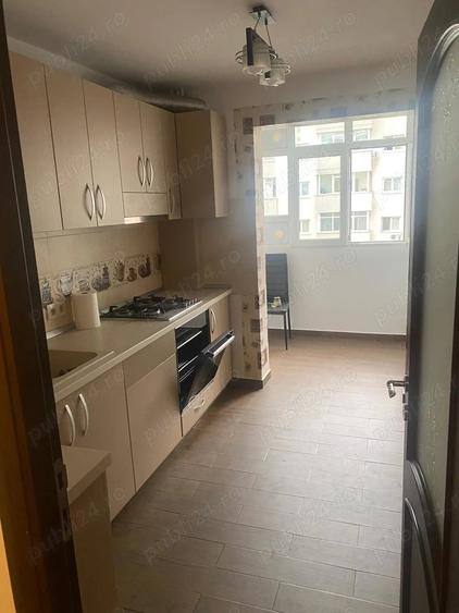 Ap 3 camere, Dristor, Bd Rm Sarat, et 6 8, loc de parcare - 8