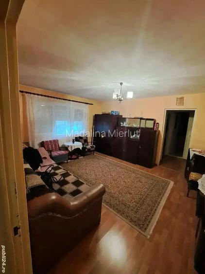 Vand ap 2 cam, parter, Rogerius