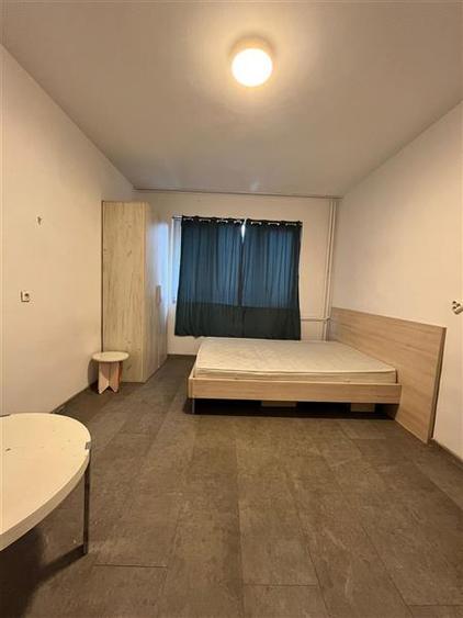 Garsoniera, zona Tractorul - 1