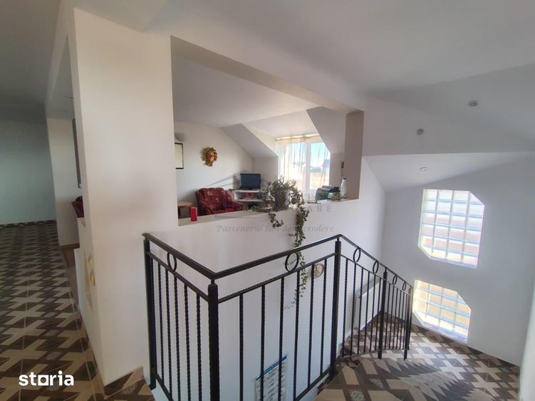 Casă cu 6 camere cu Teren 1000 Mp în Șcheia