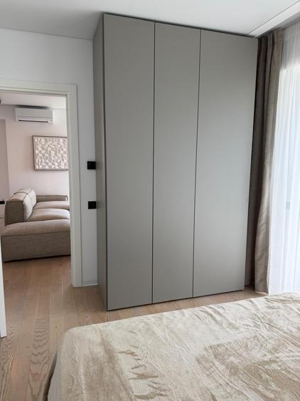 Apartament cu 3 camere decomandat în Barbu Văcărescu