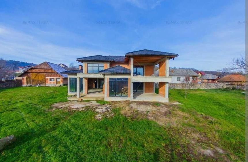 Casa de vanzare cu 20 arii teren Gardani la 28km de Baia Mare - 2