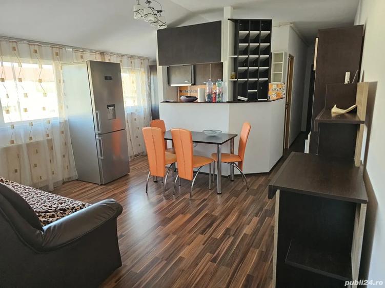 Proprietar inchiriez apartament 3 camere - 4