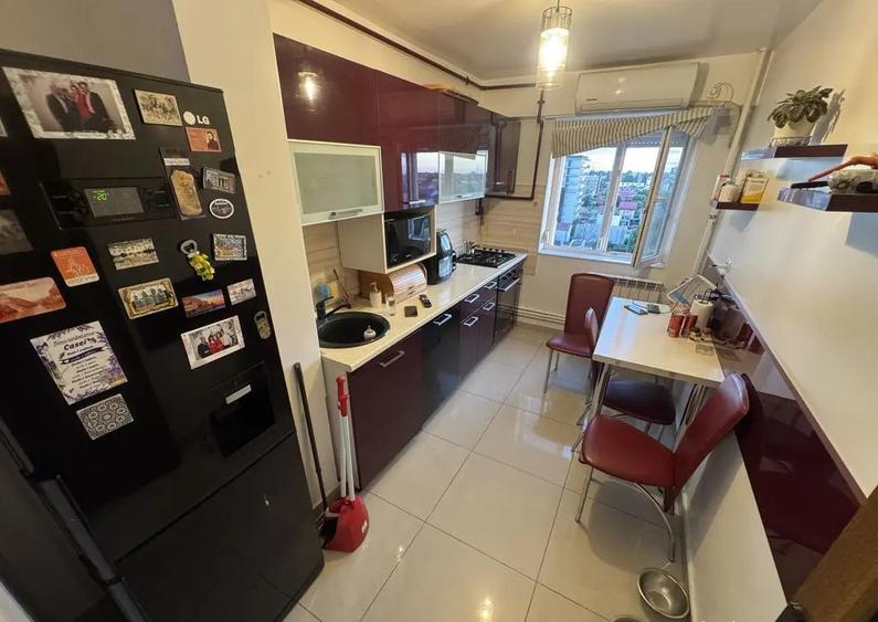 Apartament 3 camere zona Km 4 5 - 7