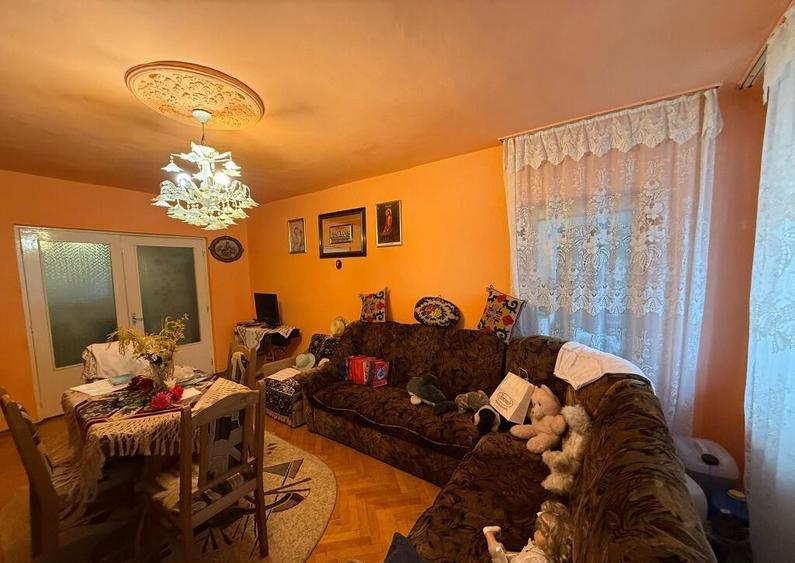 Apartament 3 camere,decomandat,etaj 1, Zona Balcescu - 14