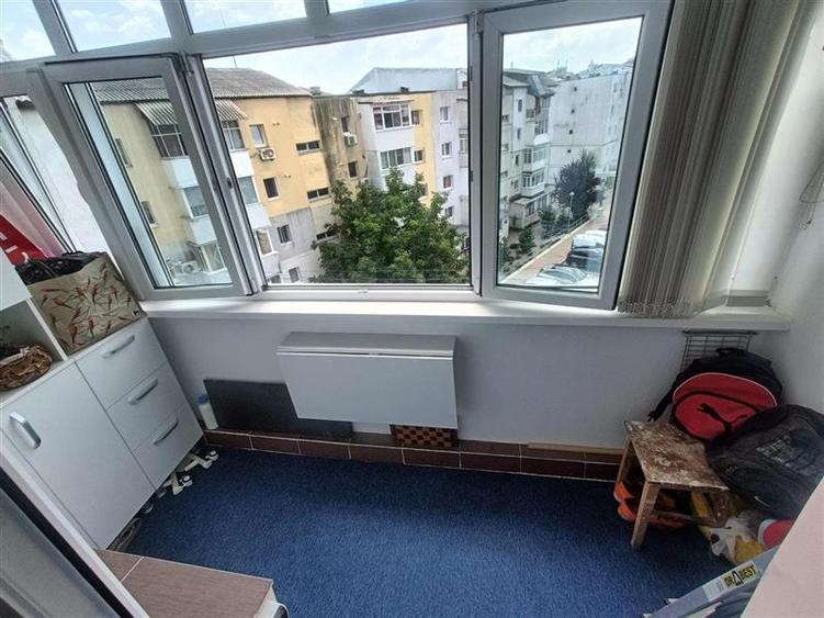 Apartament de vanzare 3 camere decomandat Mioritei/Bradului - 3