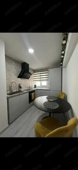 Vand apartament 3 camere complet renovat, etaj 5 10 - 7