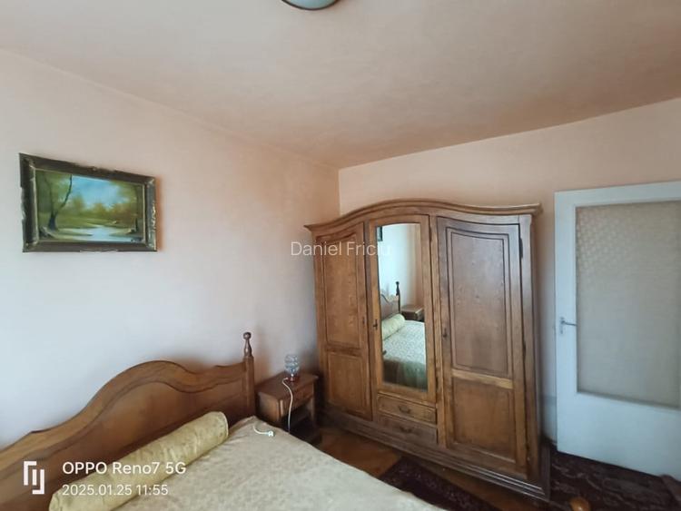 Apartament cu 3 camere de vanzare Libertații