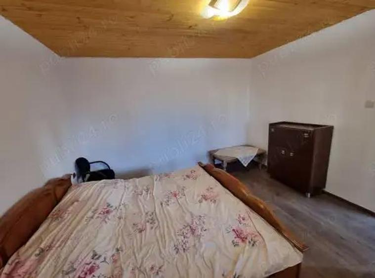 A 38 Proprietarul vinde 2 case cu 510 mp teren in ?erbane?ti Bacau - 5